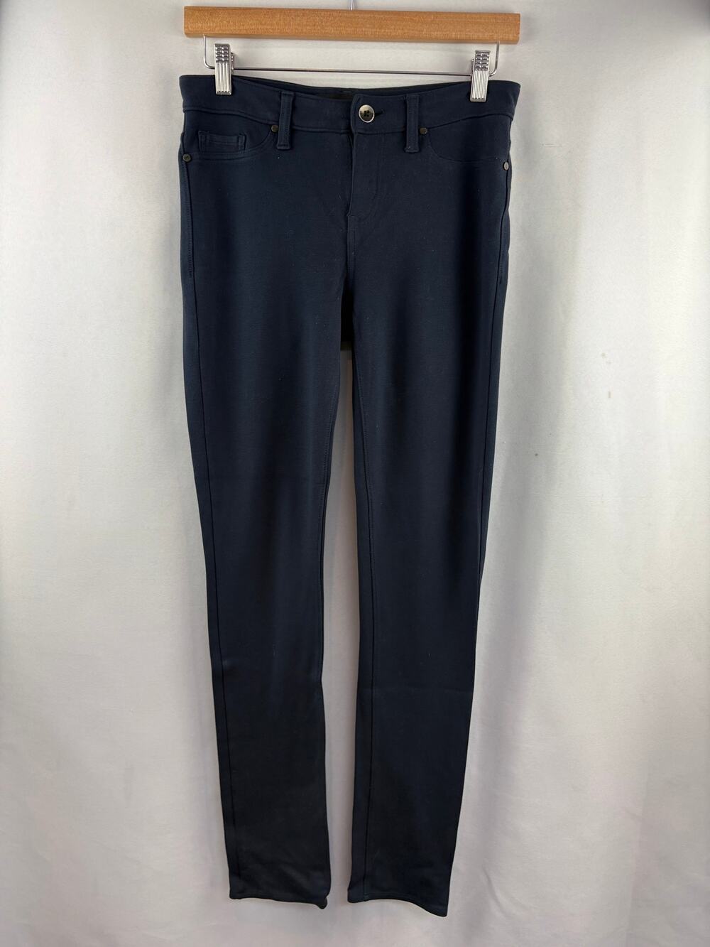 Women’s Calvin Klein Size 4 Navy Low rise Jeggings
